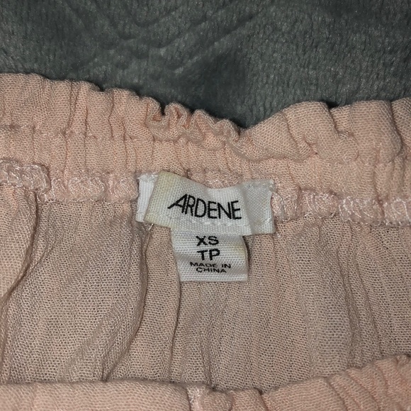 Off shoulder crop top - Picture 2 of 5